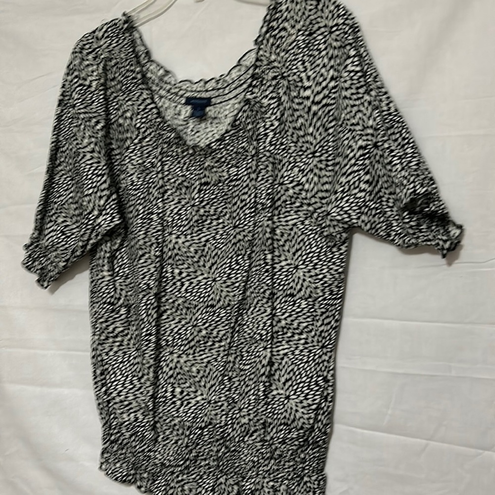 Soft comfortable with elastic at the neck sleeves and waist